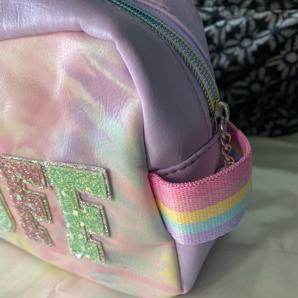 Miss Gwen’s OMG Acessories “STUFF” Bag ⚡️💕 - Picture 3 of 8